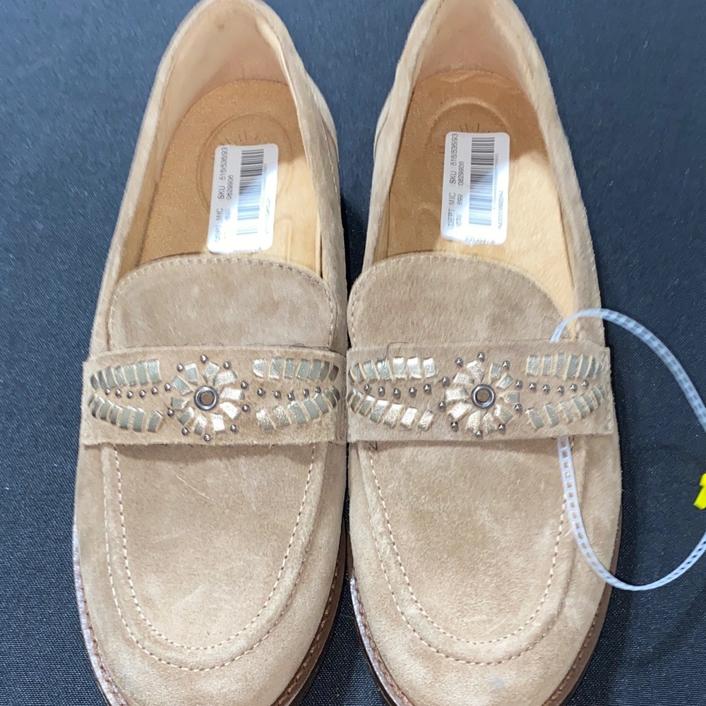 NEW‎ BRIOSO Elegant Tan Leather SLIP PON Loafers with Embellishments. NEW